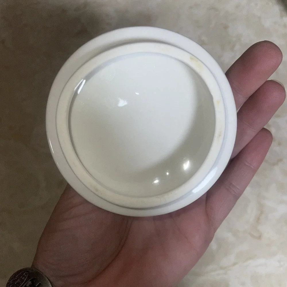 Gibson Design Flourish Two Piece White Ceramic Sugar Bowl W Lid‎ Fruit Motif